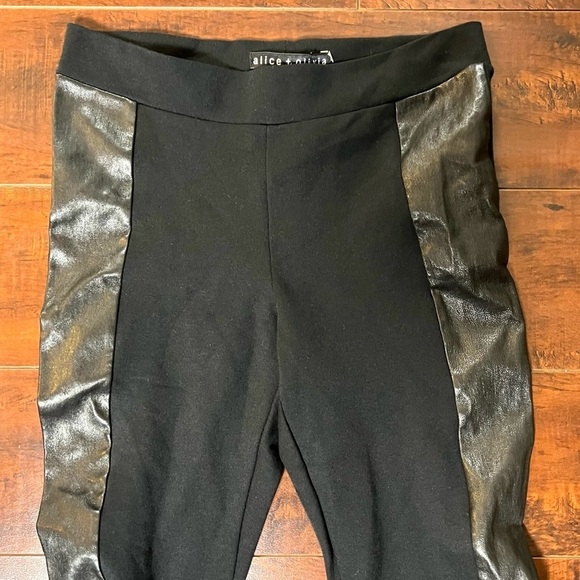 ALICE + OLIVIA Designer Leggings Black Faux Leather Side Panel Size XS NWT - Picture 3 of 11